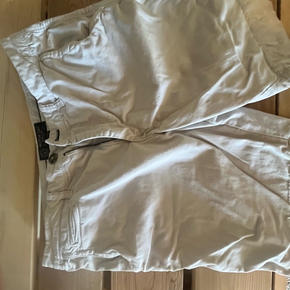 American Eagle Outfitters Men's Cream Cargo Shorts - Picture 3 of 5